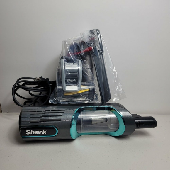 Shark Chassis Motor Main Unit w/ accessories for HH202 UltraLight Vacuums - Picture 1 of 8